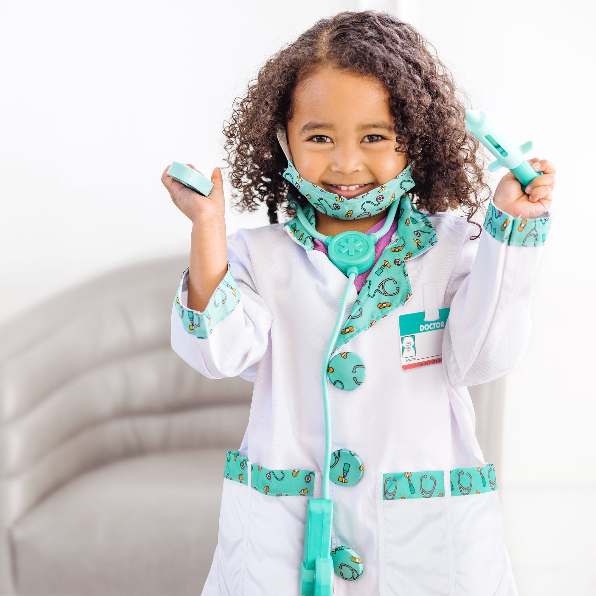 Melissa & Doug Doctor Costume Role Play Set - Image 10