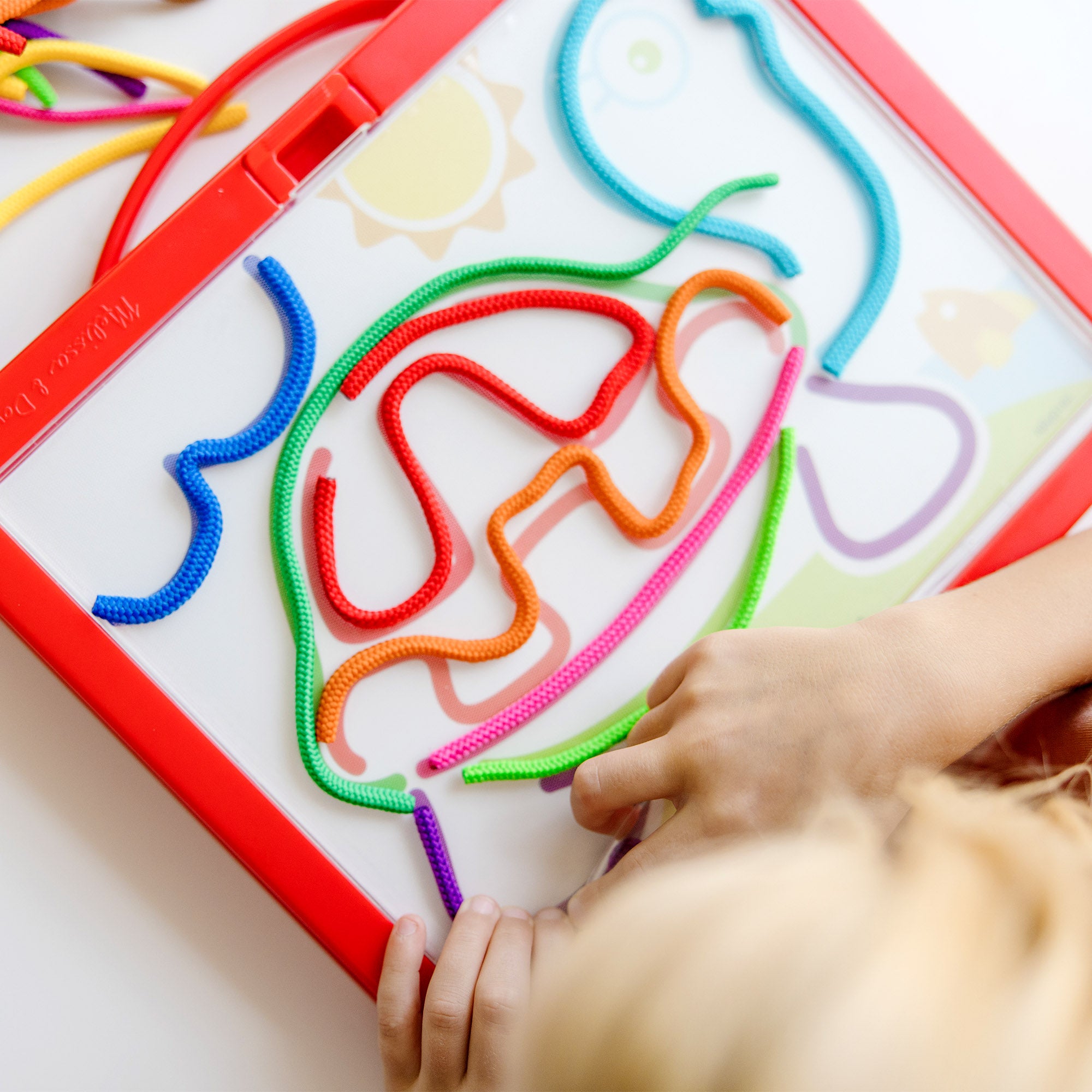Melissa & Doug Rainbow Cord Picture and Pattern Maker - Image 4