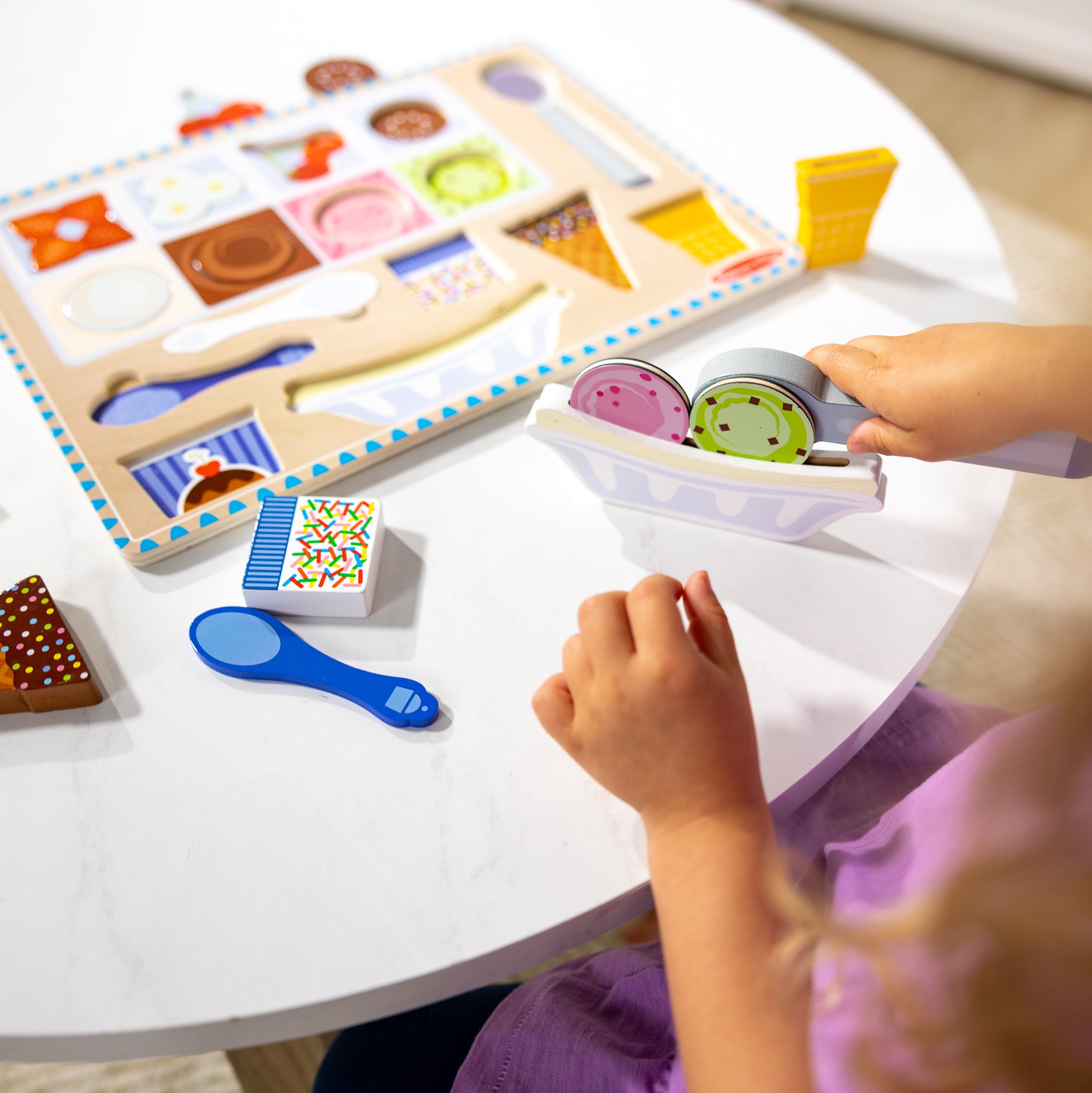 Melissa & Doug Wooden Magnetic Ice Cream Puzzle & Play Set - 16 Pieces - Image 5
