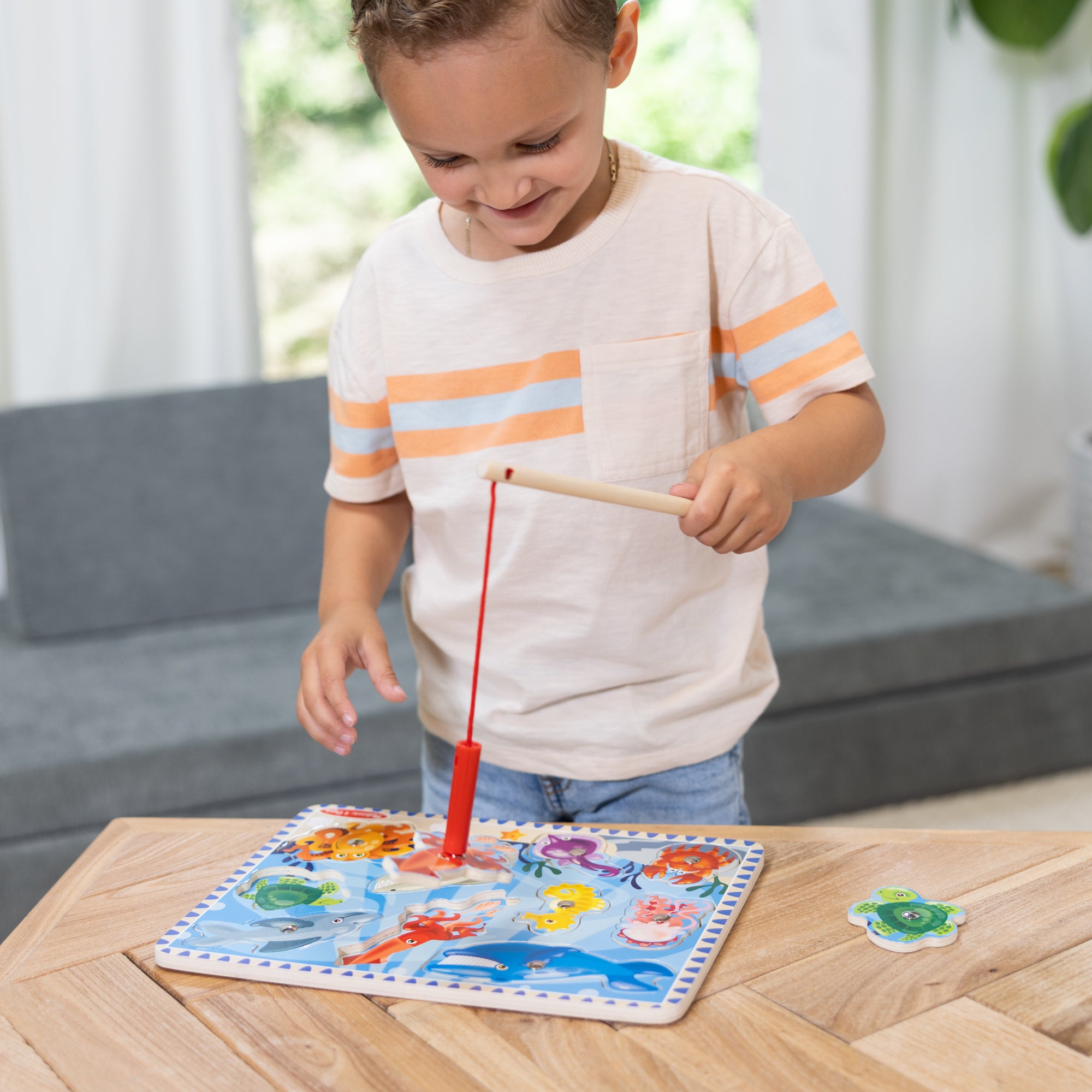 Melissa & Doug Fishing Magnetic Puzzle Game - 10 Pieces - Image 2