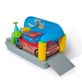 Melissa & Doug Spray & Shine Car Wash Play Set