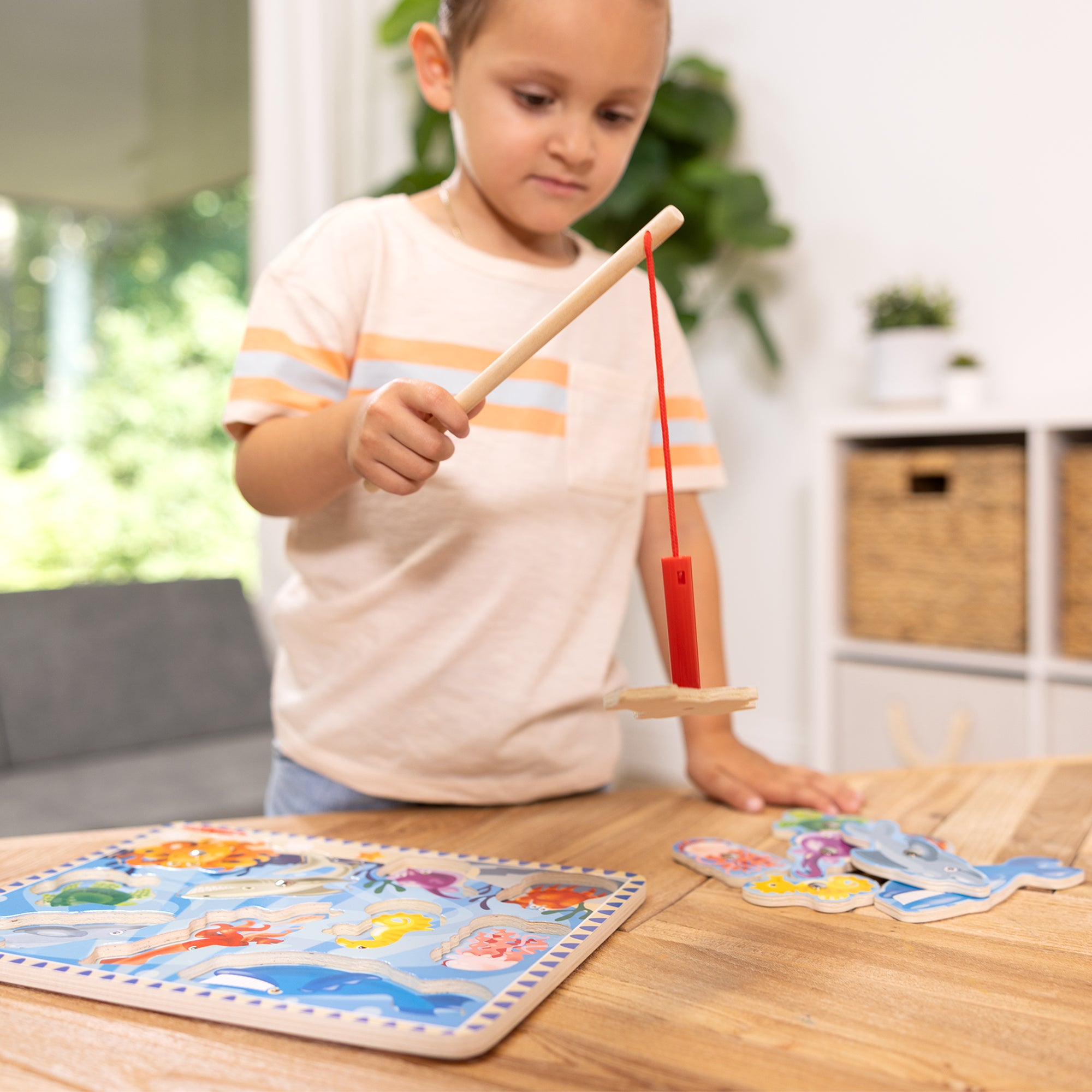 Melissa & Doug Fishing Magnetic Puzzle Game - 10 Pieces - Image 5