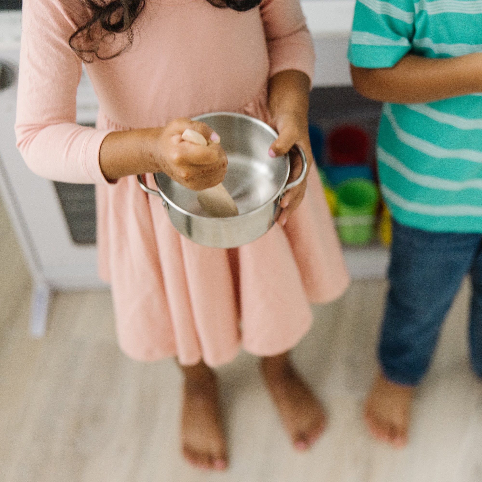 Melissa & Doug Stainless Steel Pots & Pans Play Set - Image 6