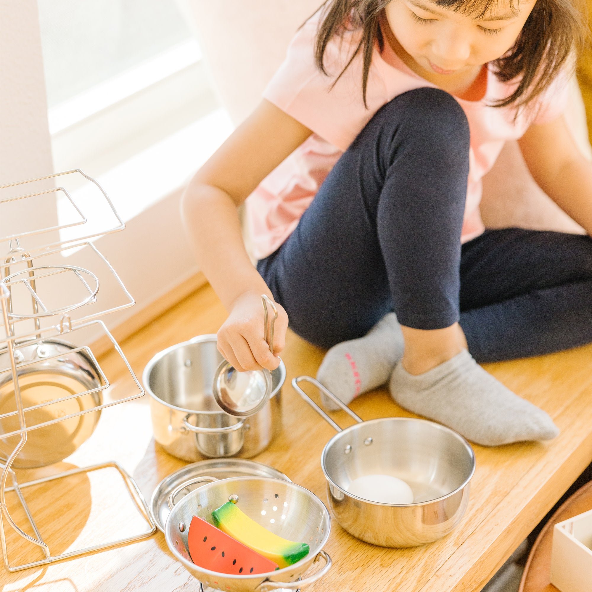 Melissa & Doug Stainless Steel Pots & Pans Play Set - Image 5