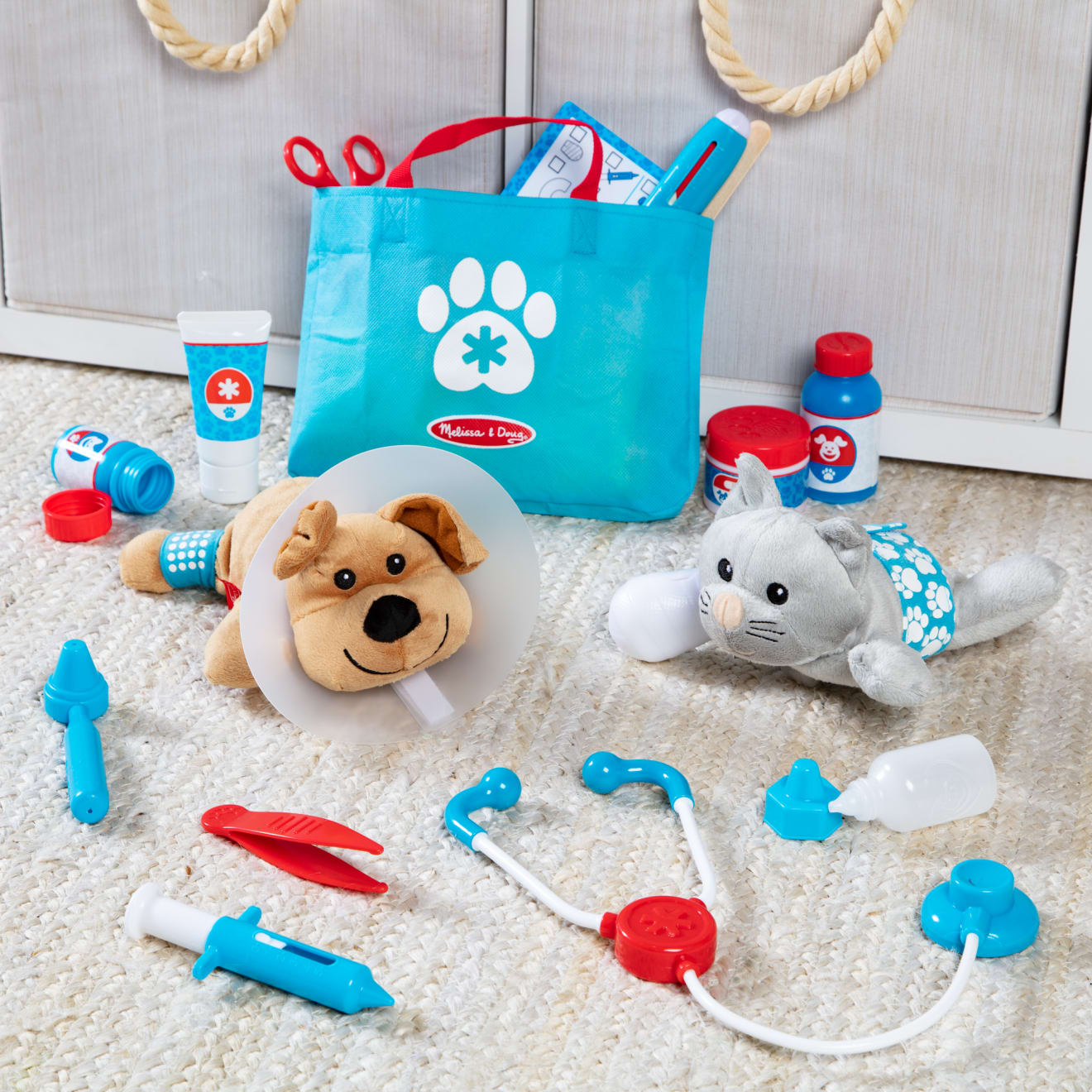 Melissa & Doug Examine & Treat Pet Vet Play Set - Image 6