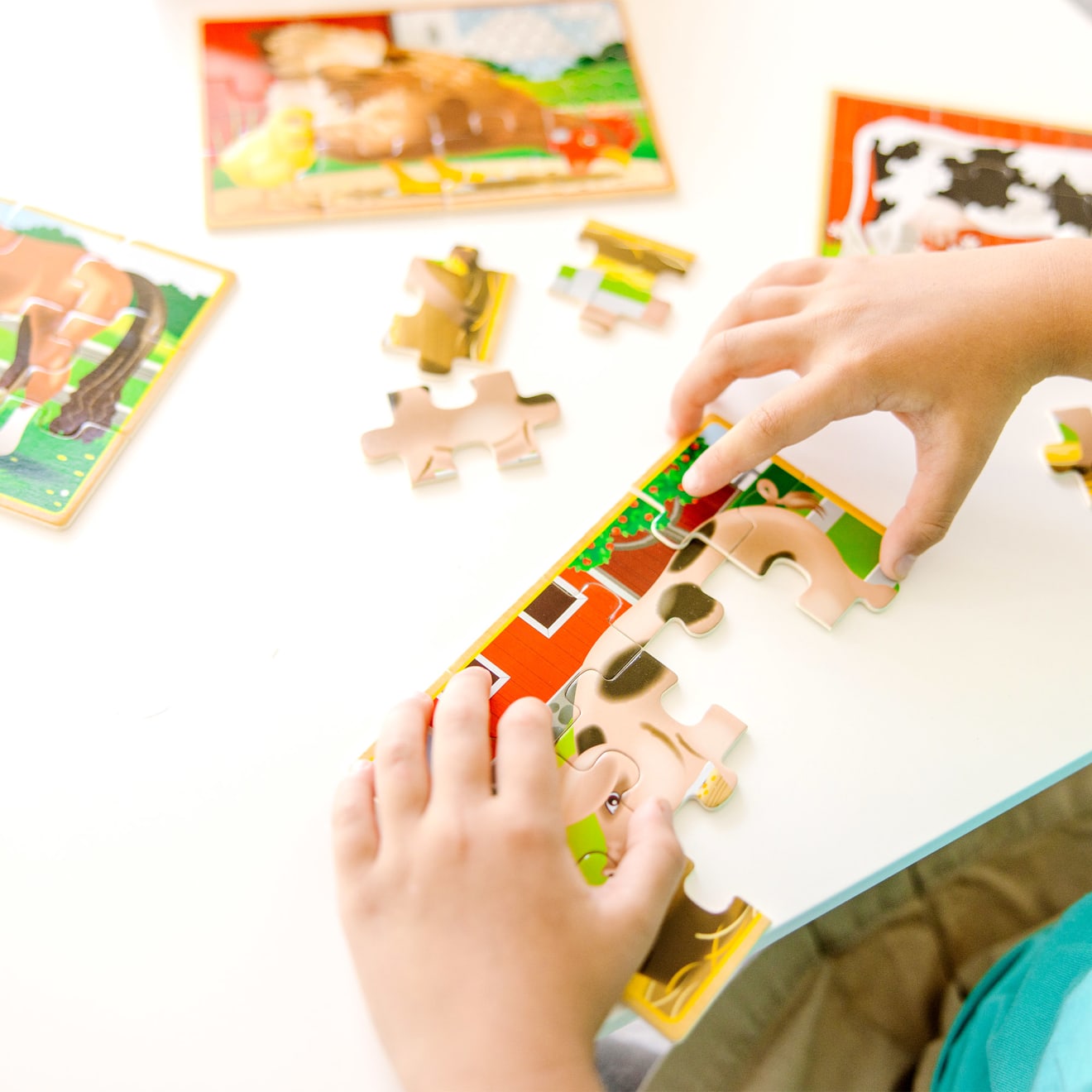 Melissa & Doug Farm Animals Jigsaw Puzzles in a Box - Image 7