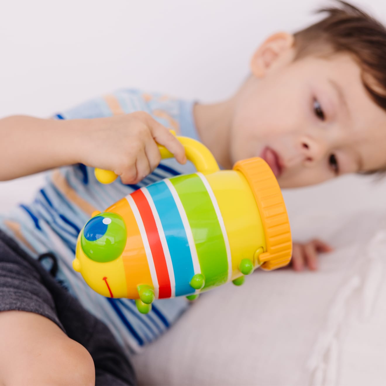 Melissa & Doug Giddy Buggy Flashlight - Image 5