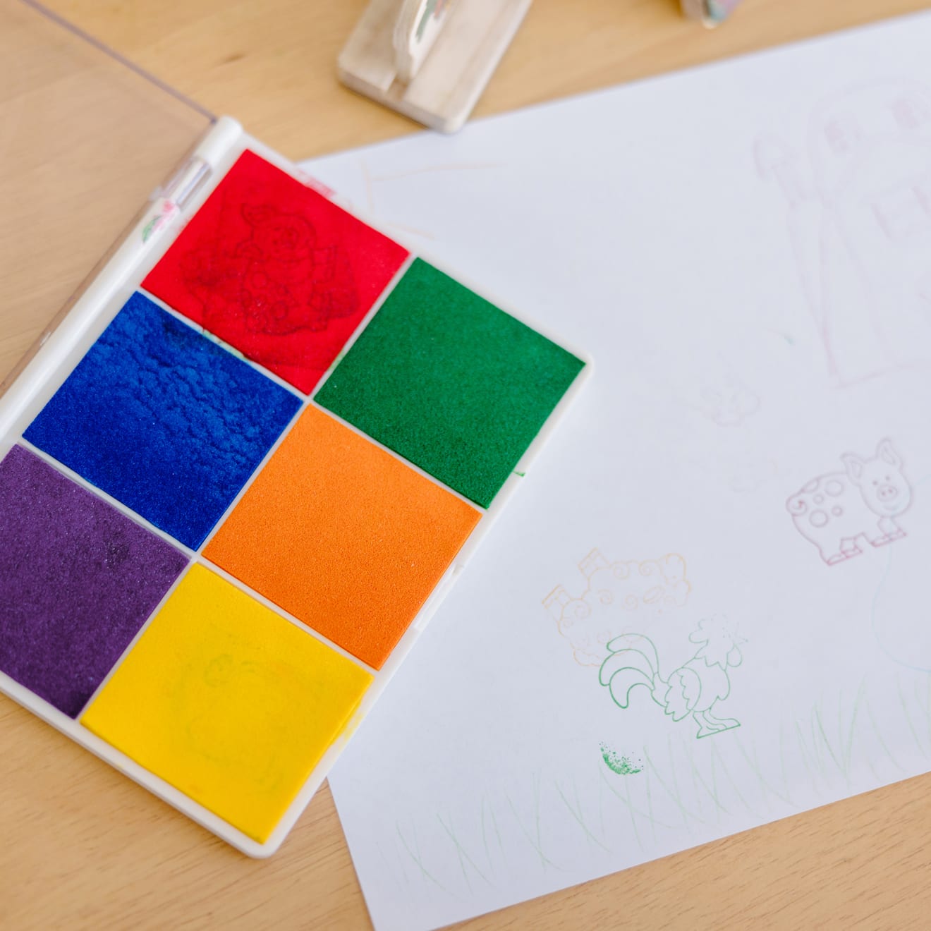 Melissa & Doug Rainbow Stamp Pad - Image 9