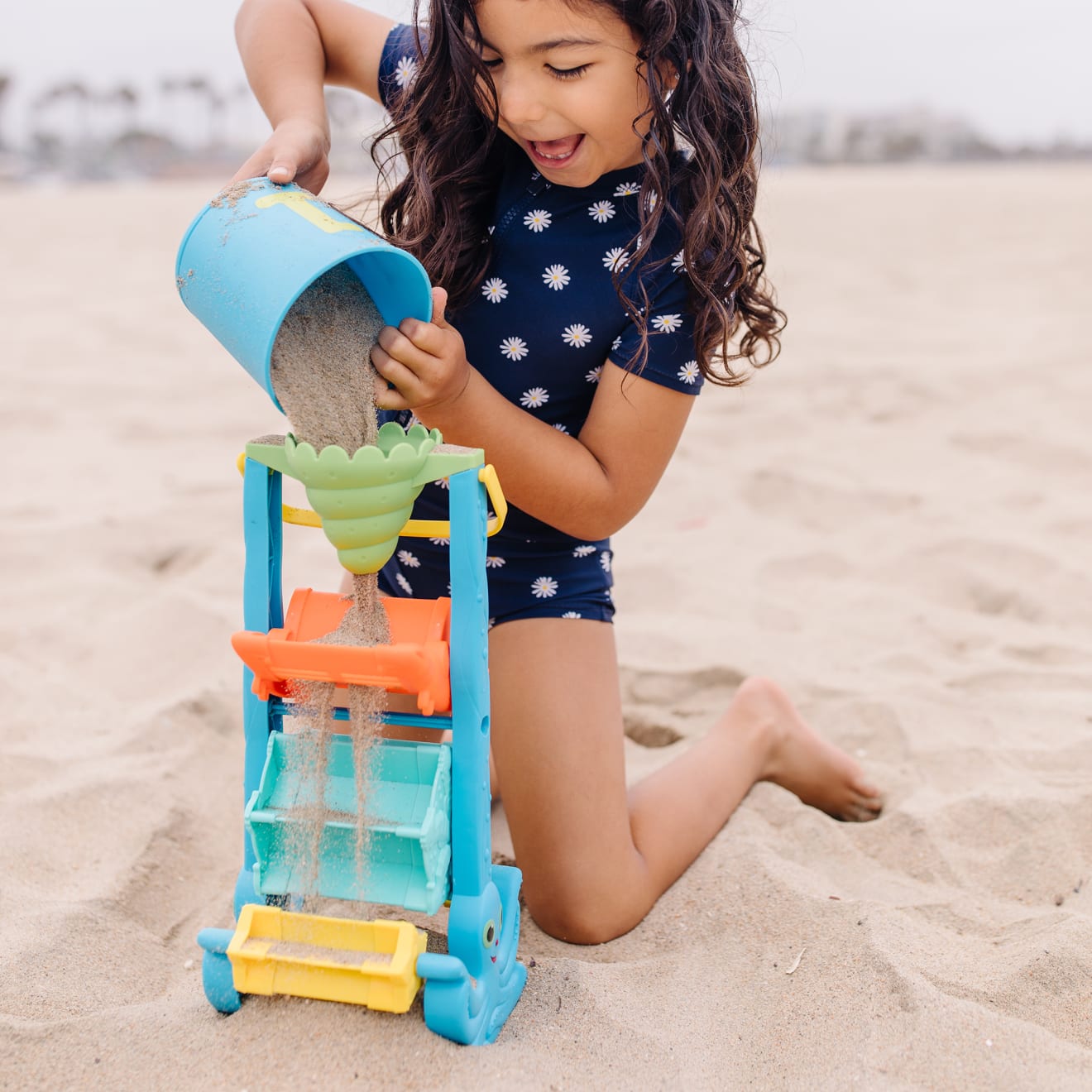 Melissa & Doug Seaside Sidekicks Funnel Fun - Image 2