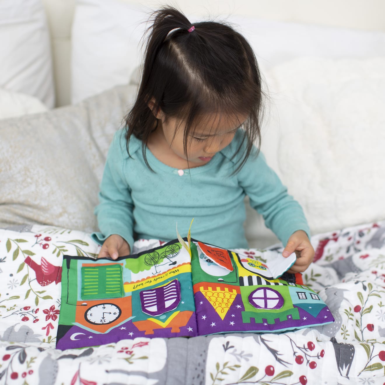 Melissa & Doug K??s Kids Soft Activity Book - The Wonderful World of Peekaboo! - Image 7
