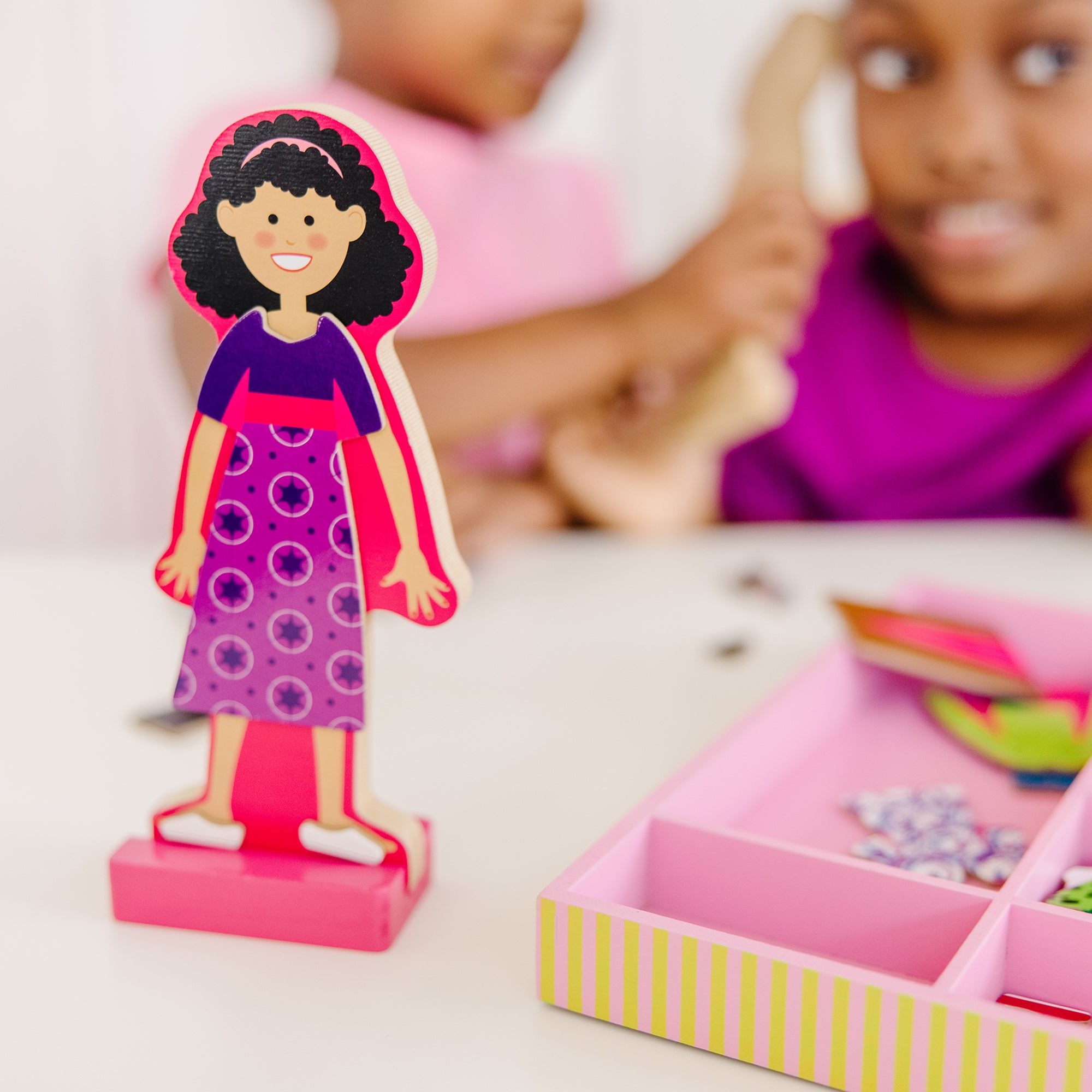 Melissa & Doug Abby & Emma Magnetic Pretend Play - Image 10