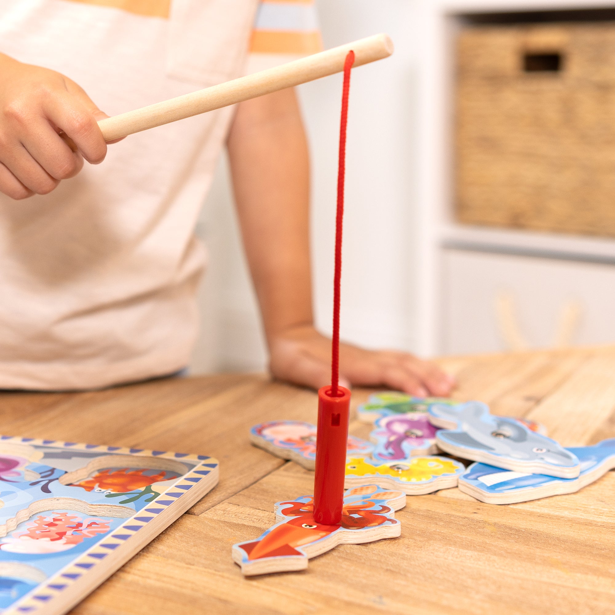 Melissa & Doug Fishing Magnetic Puzzle Game - 10 Pieces - Image 7
